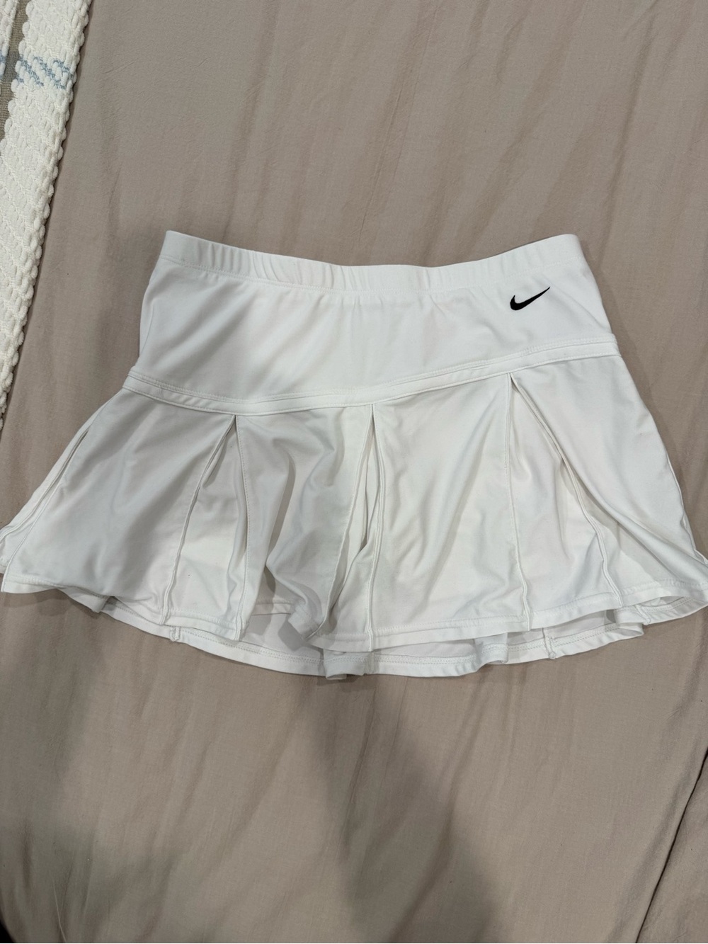 Nike White Pleated Athletic Tennis Skort